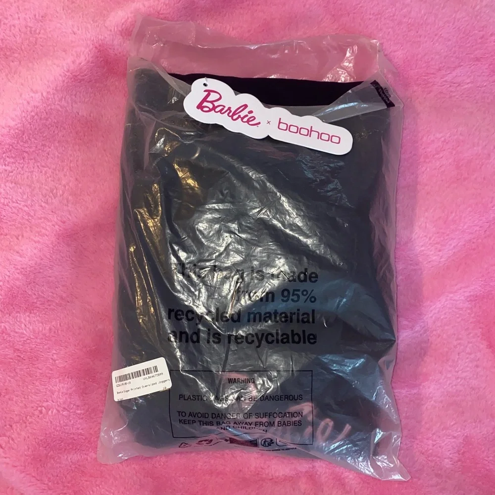 Barbie x Boohoo oversized joggers - Picture 8 of 8